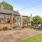 1 Bed In West Hall Oc-c32032 Feriehus