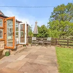 1 Bed In West Hall Oc-c32032 Feriehus *