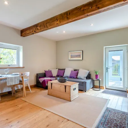 The - West Hall Holiday home