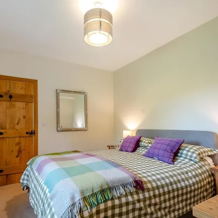 1 Bed In West Hall Oc-c32032 펜션 *